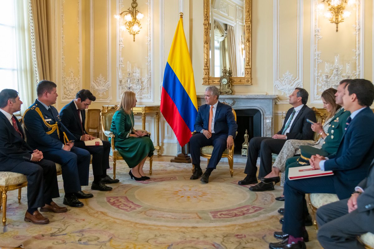 TC_BogotaBE's tweet photo. Embajadora @BesteSun presentó el día de ayer sus Cartas Credenciales al Excelentísimo Señor Presidente @IvanDuque.
🇨🇴🇹🇷
@tcbestepe_es @infopresidencia https://t.co/5gJZiitfGy