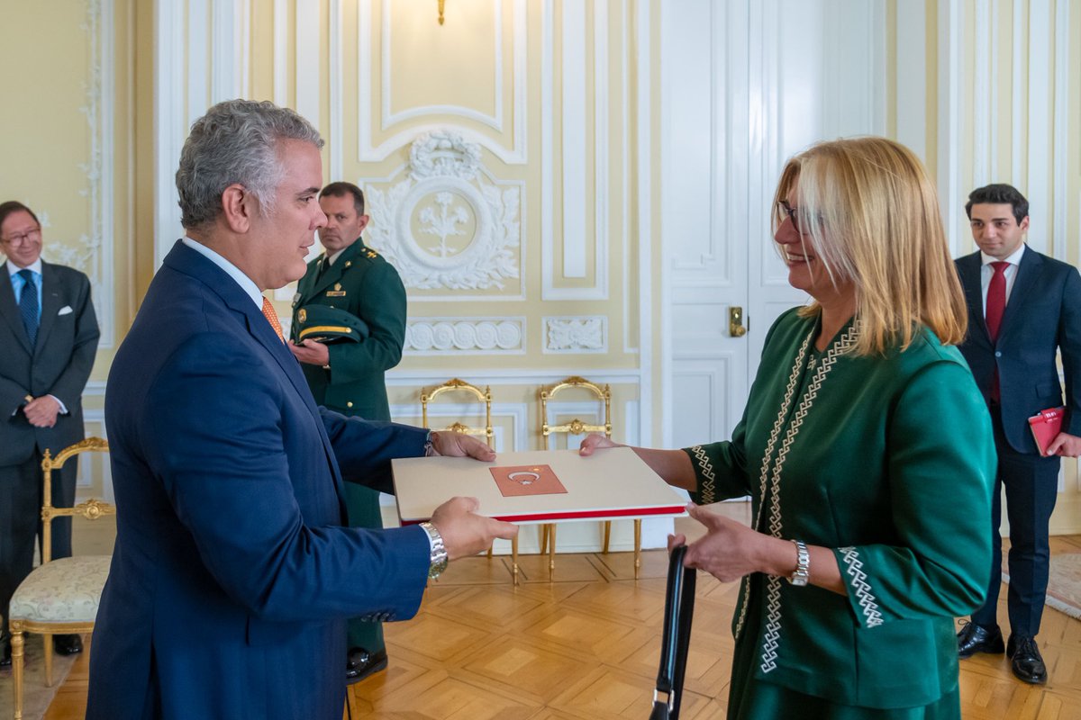 TC_BogotaBE's tweet photo. Embajadora @BesteSun presentó el día de ayer sus Cartas Credenciales al Excelentísimo Señor Presidente @IvanDuque.
🇨🇴🇹🇷
@tcbestepe_es @infopresidencia https://t.co/5gJZiitfGy