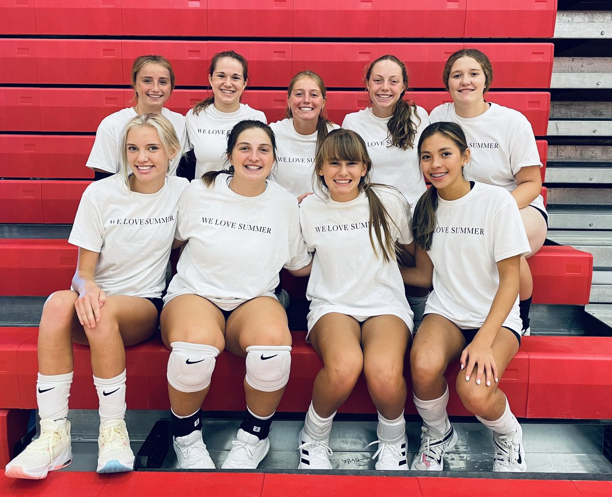 CoachWillems's tweet photo. 💪🏼Amazing day at day 1 of the IGCA Team Camp - made even better reppin our #WeLoveSummer warm up shirts! @summerbrand_01 #BestStudentAthletes #GoMVStangs #GiveMeFive ❤️🏐 https://t.co/mUG81xFizH