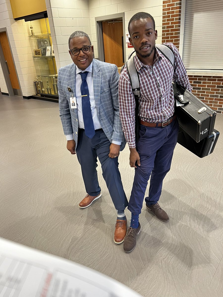 prinfrazier's tweet photo. My last stop of the day was at @ApplingSchool. Principal Moody continues to put in the work with her team to create greatness in her students. I got to see another of my @CHChargers graduates Mr. Bond who is a 1st year band director.
#Built4Bibb #BCSDVIP #daybyday #sockgame https://t.co/Z1K1rNNbEB