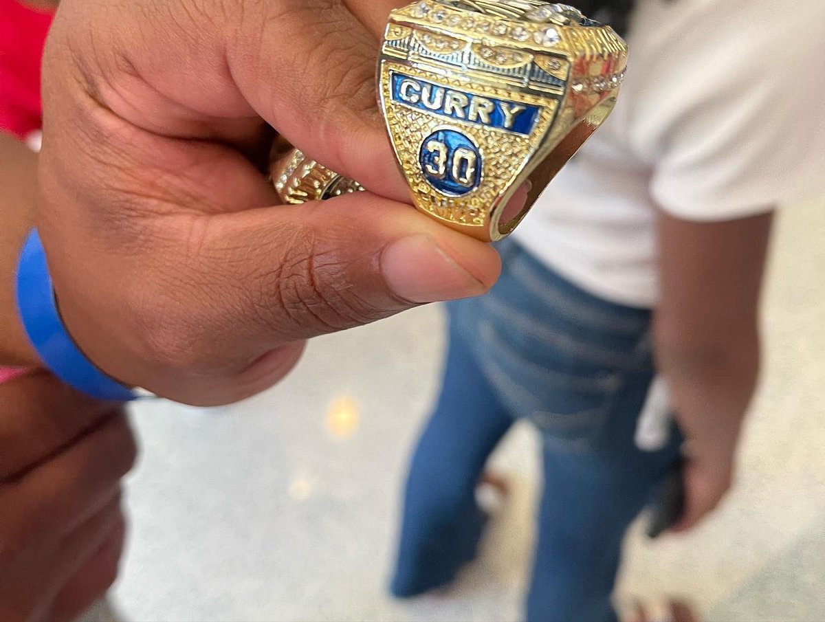 MSB_Elite's tweet photo. Our 6th grade boys end the summer season wit championship warriors rings. This group has been amazing all summer and the future is so bright for them!!!!

#EndOfSummerShowdown
#BullddogFamily🏀
#GoHardOrDontGoAtAll💪🏾
#Class2028/2029 https://t.co/AYVxt6t1w6