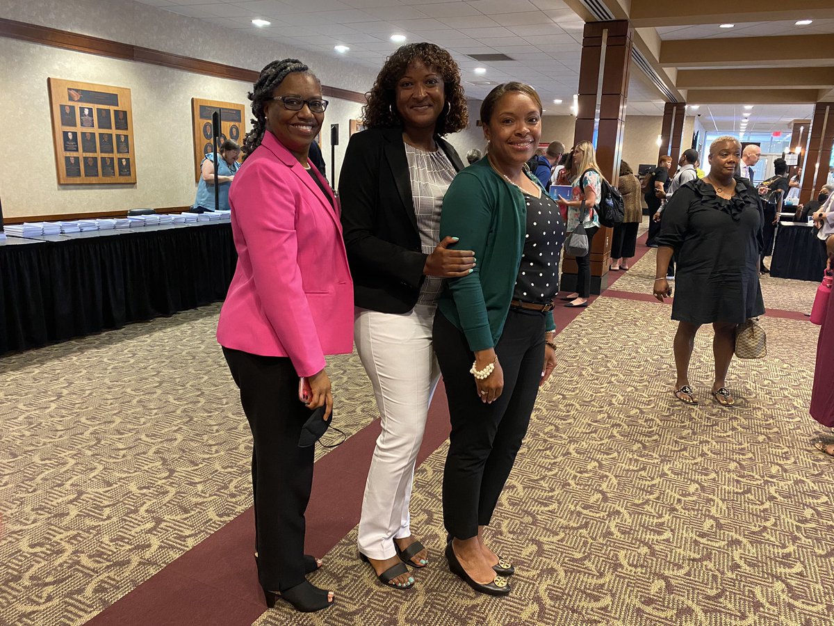 What do we all have in common?? So honored to share space with these ladies as we bond over being former and current leaders of @WakelonES. #unbuntu