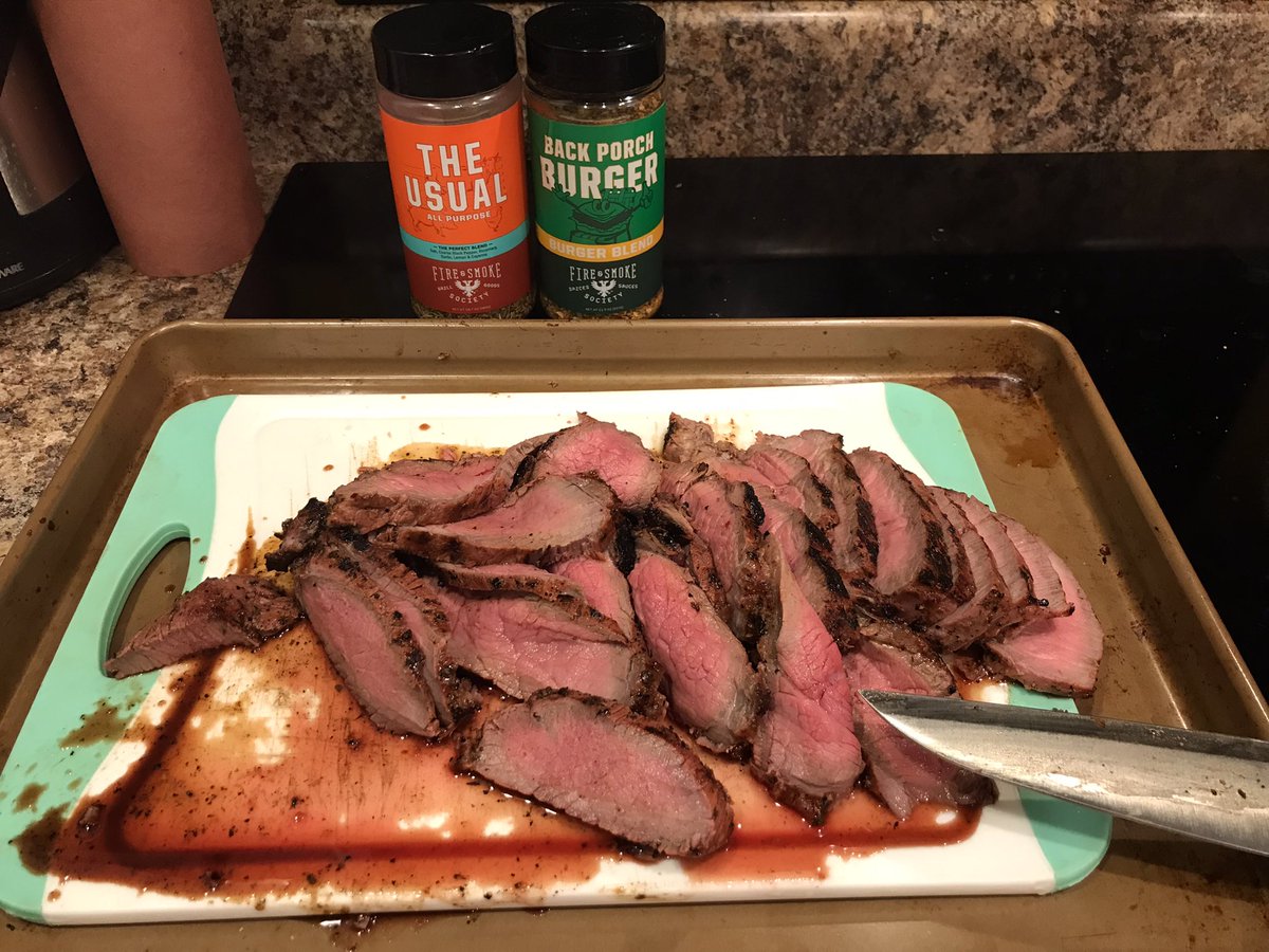 wchadpowell1's tweet photo. Beautiful London Broil 😁@fireandsmokesoc #TheUsual #fireandsmokesociety #pitbossnation #londonbroil #steak #BBQ  #bbqlife #grilling https://t.co/oTMPWrHKoR
