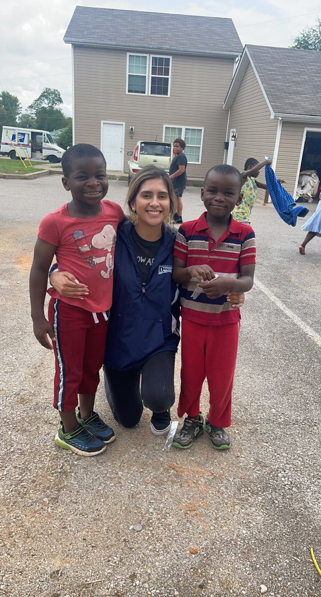 Emily Leon tweet media