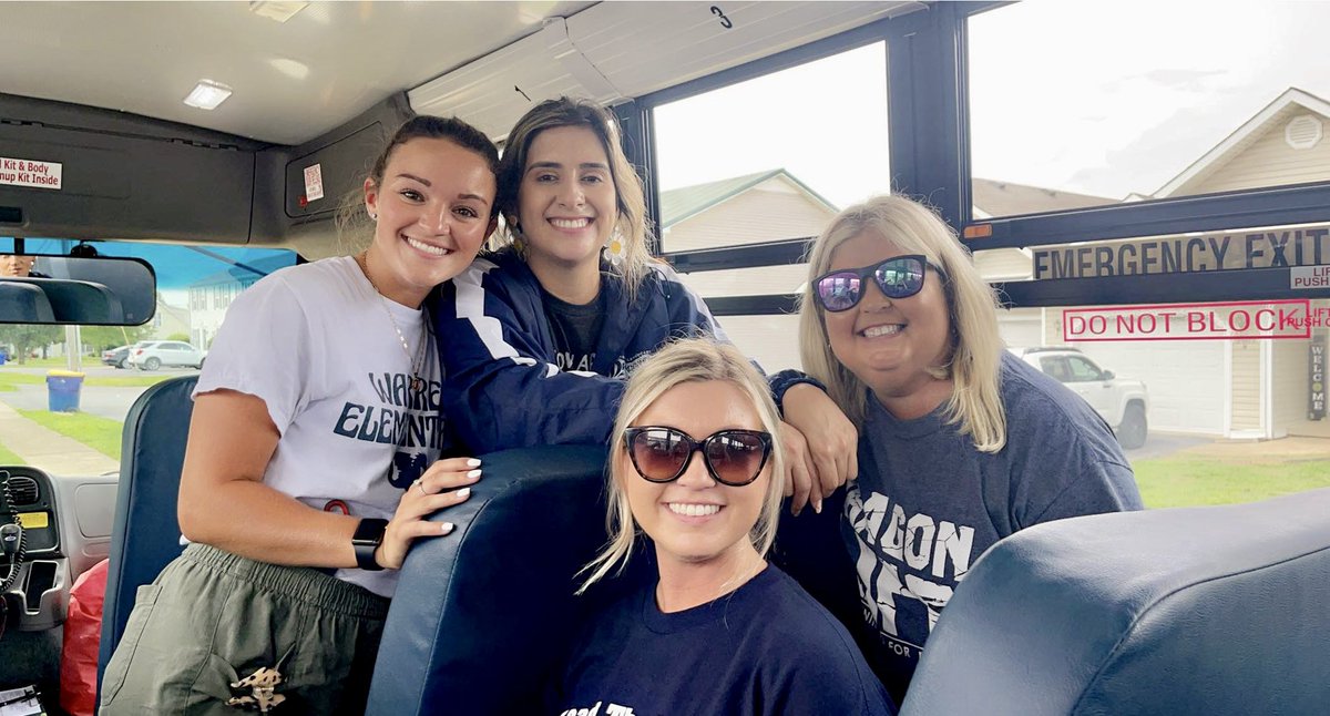 Emily Leon tweet media