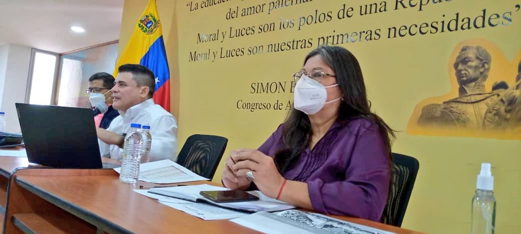 WuikelmanAngelP's tweet photo. Sostuvimos videoreunión con jefes de zona educativa, gerentes regionales del  Inces e instituciones aliadas para presentar las orientaciones Plan de "Agosto Escuelas Abiertas" 
#MaduroIndestructible https://t.co/mOHBLbZq9E