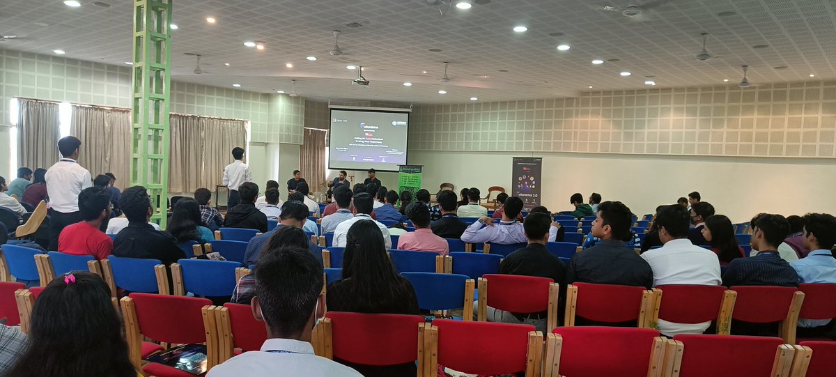 FuturamaWeb3's tweet photo. .@bernarddsa .@shubhamkarwa3 along with Kunal Lall taking a panel discussion on "Web3 x Literature".

We're talking about @NEARProtocol Wallets right now! https://t.co/mcYZACUJ7P