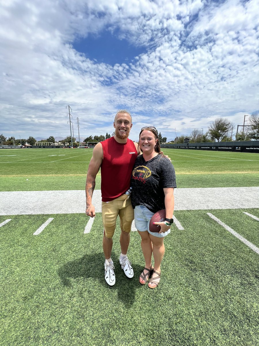 brittdawg42's tweet photo. Always a good time in Cali ❤️  @gkittle46 &amp; @treylance09 are the best! 🏈 GO NINERS ❤️💛 https://t.co/ZDWU3bC1pC
