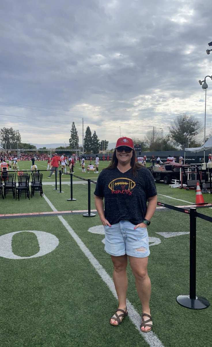 brittdawg42's tweet photo. Always a good time in Cali ❤️  @gkittle46 &amp; @treylance09 are the best! 🏈 GO NINERS ❤️💛 https://t.co/ZDWU3bC1pC