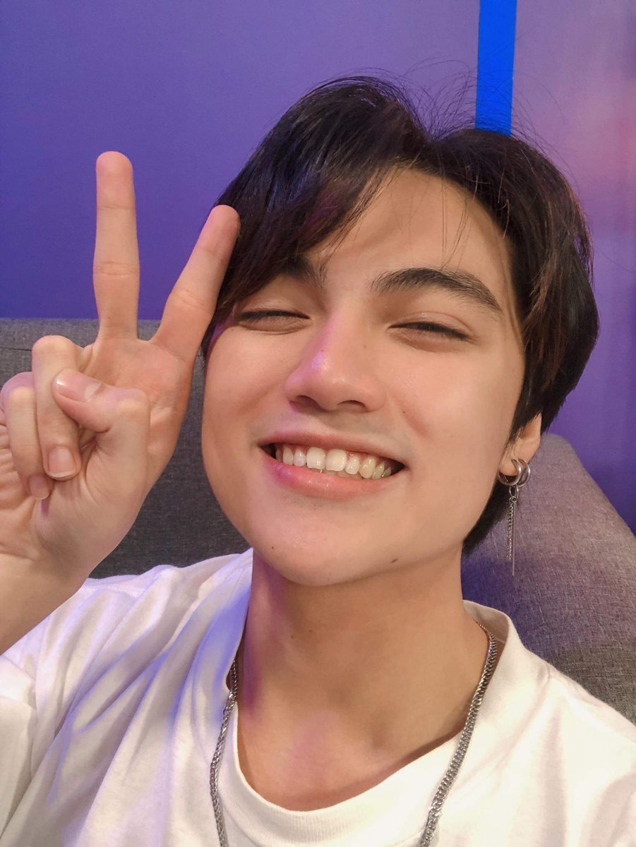 lexandritesofc's tweet photo. ‼️Link to vote: 🔗 https://t.co/UkS0TgN18N
LEXandrites, Ayuda pic from CEO LEX😎✨ @topclass_lex 🥰
PLS. VOTE FOR HIM NOW! Tatanggihan niyo ba ‘yang mukha na yan? 😭🥺💚😍
#LEXgototheTOP 🥳 https://t.co/tmWkS8XTi2