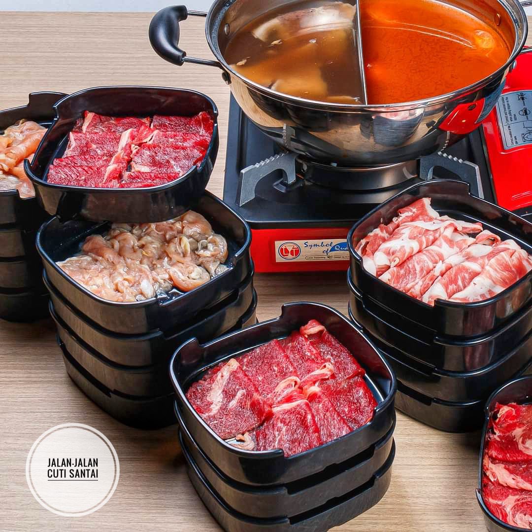 MalaysianFoods's tweet photo. Tempat makan best Steamboat &amp; Grill Unlimited berkonsepkan ala-ala Korean dekat "Shah Alam"

Ini lah port kalau nak mkn steamboat dan Grill  berserta ayam korean Unlimited siap dapat Free "Bingsu"tau. 

Cold&amp;Melt Cafe
📍G-02 menara u,jalan bowling padang 13/62,seksyen 13 shah alm https://t.co/2FaCYwm6IW
