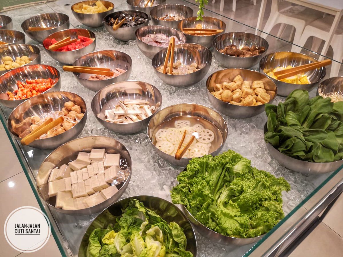 MalaysianFoods's tweet photo. Tempat makan best Steamboat &amp; Grill Unlimited berkonsepkan ala-ala Korean dekat "Shah Alam"

Ini lah port kalau nak mkn steamboat dan Grill  berserta ayam korean Unlimited siap dapat Free "Bingsu"tau. 

Cold&amp;Melt Cafe
📍G-02 menara u,jalan bowling padang 13/62,seksyen 13 shah alm https://t.co/2FaCYwm6IW