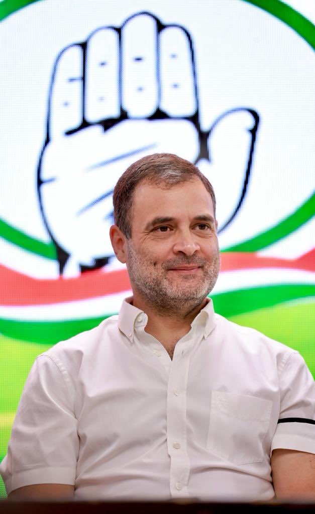 यही फ़ौलादी इरादा तो तानाशाह की नींद उड़ाता है 

<a href="/RahulGandhi/">Rahul Gandhi</a> 
#महंगाई_पर_हल्ला_बोल