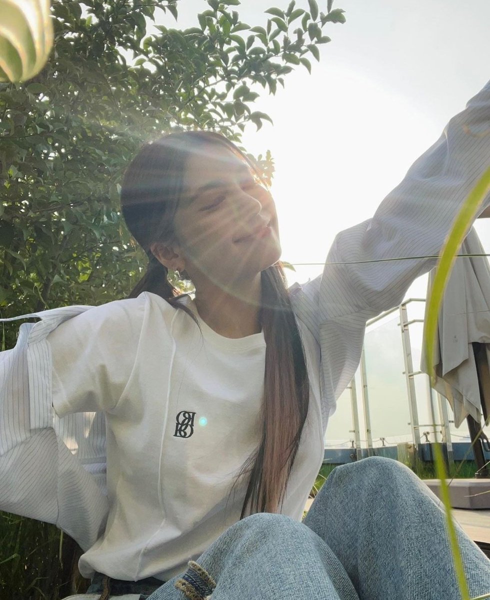 —— you have received a notification from usernacutie

                sns!¡ update!¡
         ㅤㅤ⌸ 08 / 05 / 22
         ㅤ   ⎗ location disabled
         
   ⌲  ᎒ ❝ proof of life ig ❞
   ⠀   ⠀⠀         ⠀   ⠀