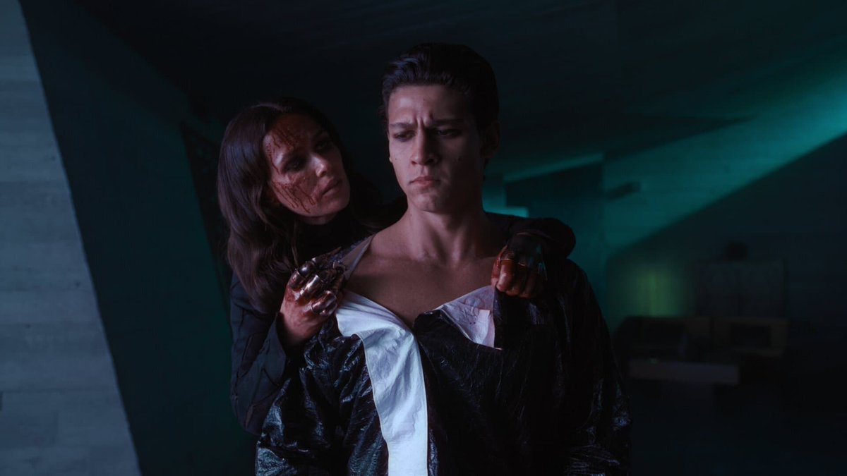 만스키와 코난의 관계는 독일드라마 <다크>제작진의 야심작 <트라이브 오브 유로파>에서도 변주됩니다. 크로 부족의 장군 바르바라는 노예가 된...