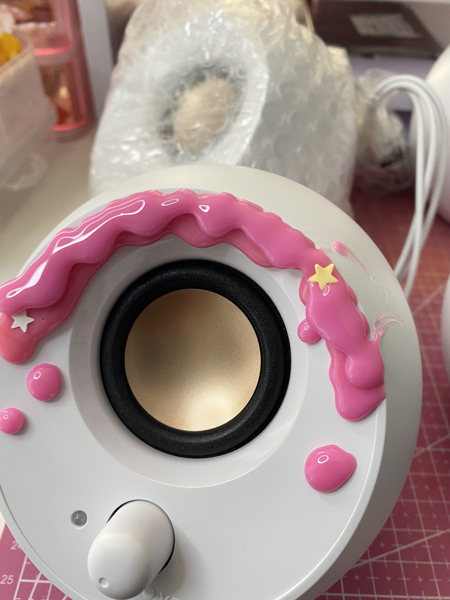 Satotortedeco's tweet photo. Bts of my website restock 👀 17th of August 🥨 https://t.co/X4f18O8nKS 🍓🍩🍦 #cakespeakers #polymerclay #clayartist #polymerclayfood #fakefood #foodsculpture #claycommission #ukartist #sweetsdeco #decoden #miniaturefood #handmade #handcrafted #businessowner https://t.co/ymKdT96oul