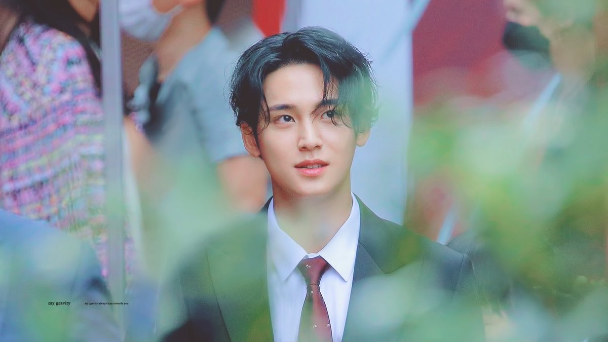 iammisscharlene's tweet photo. Crown Prince Mingyu AU

First time out in public        vs.          The day he finally takes the throne https://t.co/vcp9l6Rd85