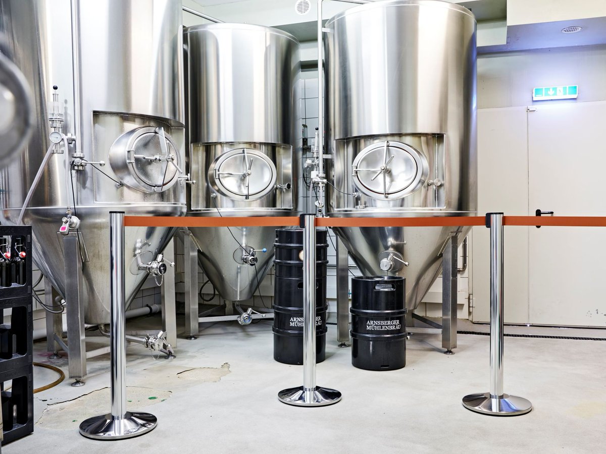 🍺🍺 On International Beer Day, we would like to highlight our friends from Arnsberger Mühlenbräu who brew excellent beers. As you can see, they use our Beltrac belt posts and Nextrac partitions in their brewery.
#InternationalBeerDay #viaguide #madeingermany #arnsberg #sauerland