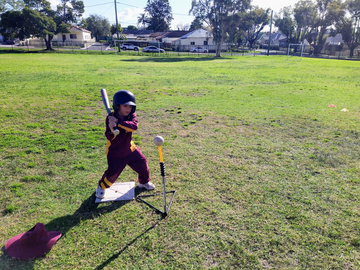 granville_ps's tweet photo. Early Stage 1 and Stage 1 have been focusing on fundamental movement skills, such as running, throwing, hitting and catching, with emphasis on T-ball this term. Stages 2 and 3 have been developing their Oztag skills, practicing passing, catching, and scoring tries. #Edweek22 https://t.co/F8UrF6FE5Q