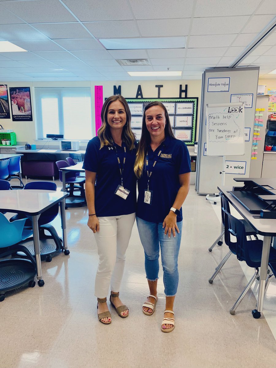 _Erika_Smith's tweet photo. Another Sneak-Peek in the books! Loved meeting our new 6th grade mathematicians 🦁 @ELCatall @AMMSLions #AMMSLions https://t.co/YCP9wT56Zv