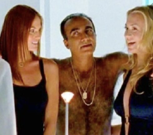 iqbaltheba's tweet photo. Oh how I suffered for my art ….. Thank u @AliAdler @Y_Strahovski #MiniAnden #Chuck https://t.co/2ccJytZN6A