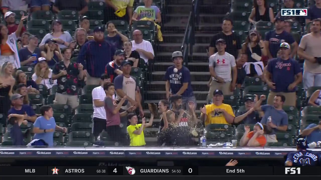 FOX Sports MLB on Twitter "BEER EXPLOSION 🍺💥 A fan's beer got busted