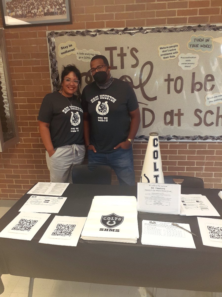CToshma's tweet photo. We had over 130 students turn out @SHMS_Colts Camp! 🥳🤩A BIG Thank You to the teachers, parents, and students for making 2 nights of Colt Camp a success for our incoming 6th graders! 🤗 See you Monday, August 8th the first day of school! https://t.co/2rJbuHbOMu