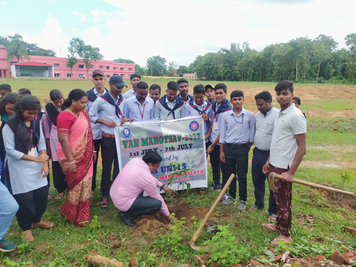 Van Mahatsav 2022
#Nssodisha 
#NSSMayurbhanj 
#NSSIndia

At
Seemanta Mahavidyalaya Jharphokaria, Mayurbhanj