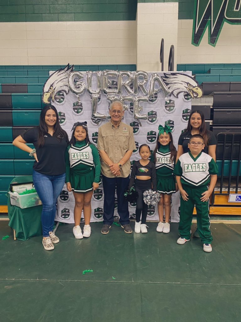 DalethJuarez's tweet photo. Such a successful Back to School Expo! Office staff is ready to serve our @PSJAGuerraElem community! 💚 Thank you @PSJAMemorial for hosting us! 🙌🏽 We enjoyed the support from Mr. Vela @Drjlarredondo GO EAGLES 🦅 #LIFEisgoodatGuerra #GuerraLIFE #WeLoveGuerraLIFE @PSJAISD https://t.co/OMm7hHiE6C
