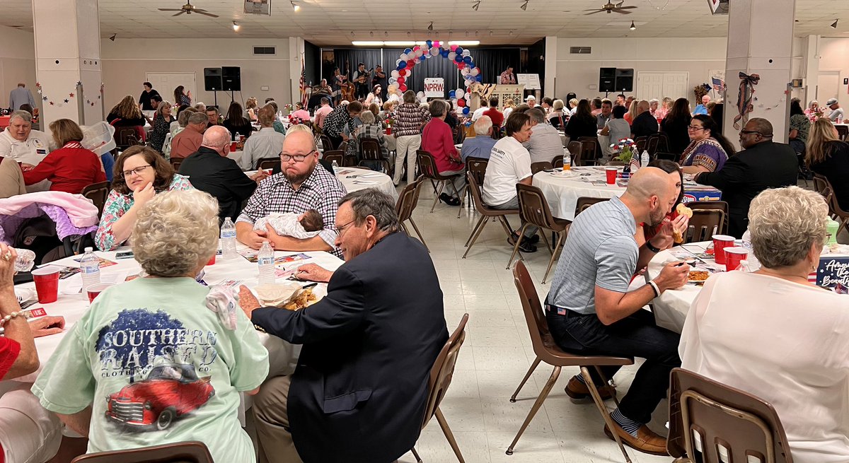 LeslieRutledge's tweet photo. #TeamRutledge had a great time at the North Pulaski County Republican Women Annual Fish Fry! We loved being around so many conservative patriots! #LR4LG https://t.co/7pFuSzGQaQ