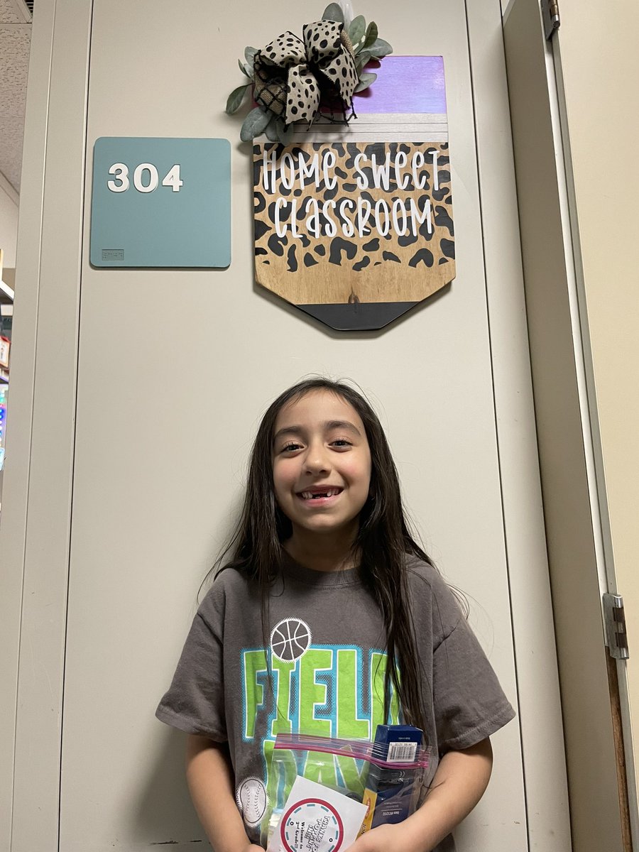 Melly_Jimenez's tweet photo. Getting ready…🥰🤓🤩 https://t.co/6kUVtJiicD