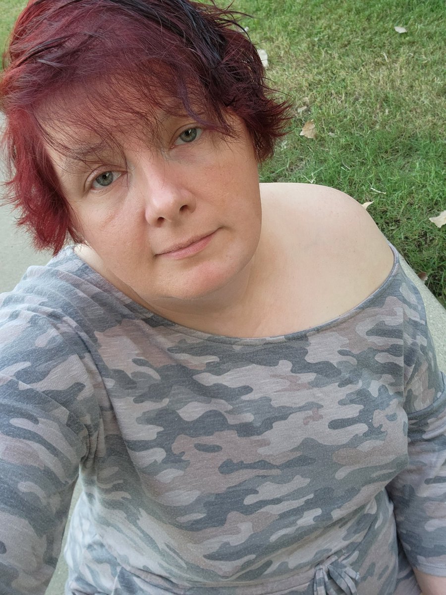 Kelkelfrog's tweet photo. Back to the real me.. the boy hair me... #idgaf #sorrynotsorry #shorthairdontcare #pixieprincess https://t.co/MQT7icGoDb