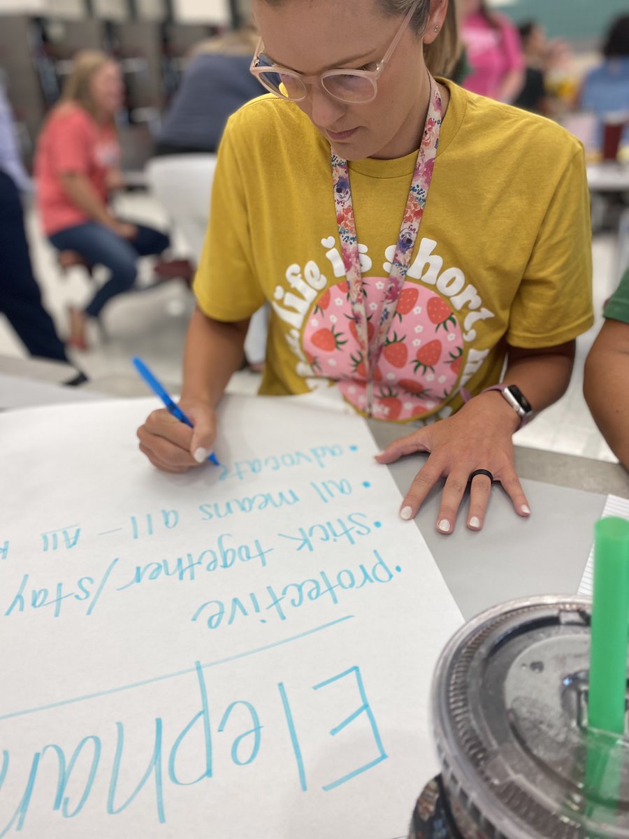 Stevenson_LFE's tweet photo. Elephants on the farm?! Yep! All means all, y’all! #ProsperProud @LightFarmsElem https://t.co/6zAv0FnORW