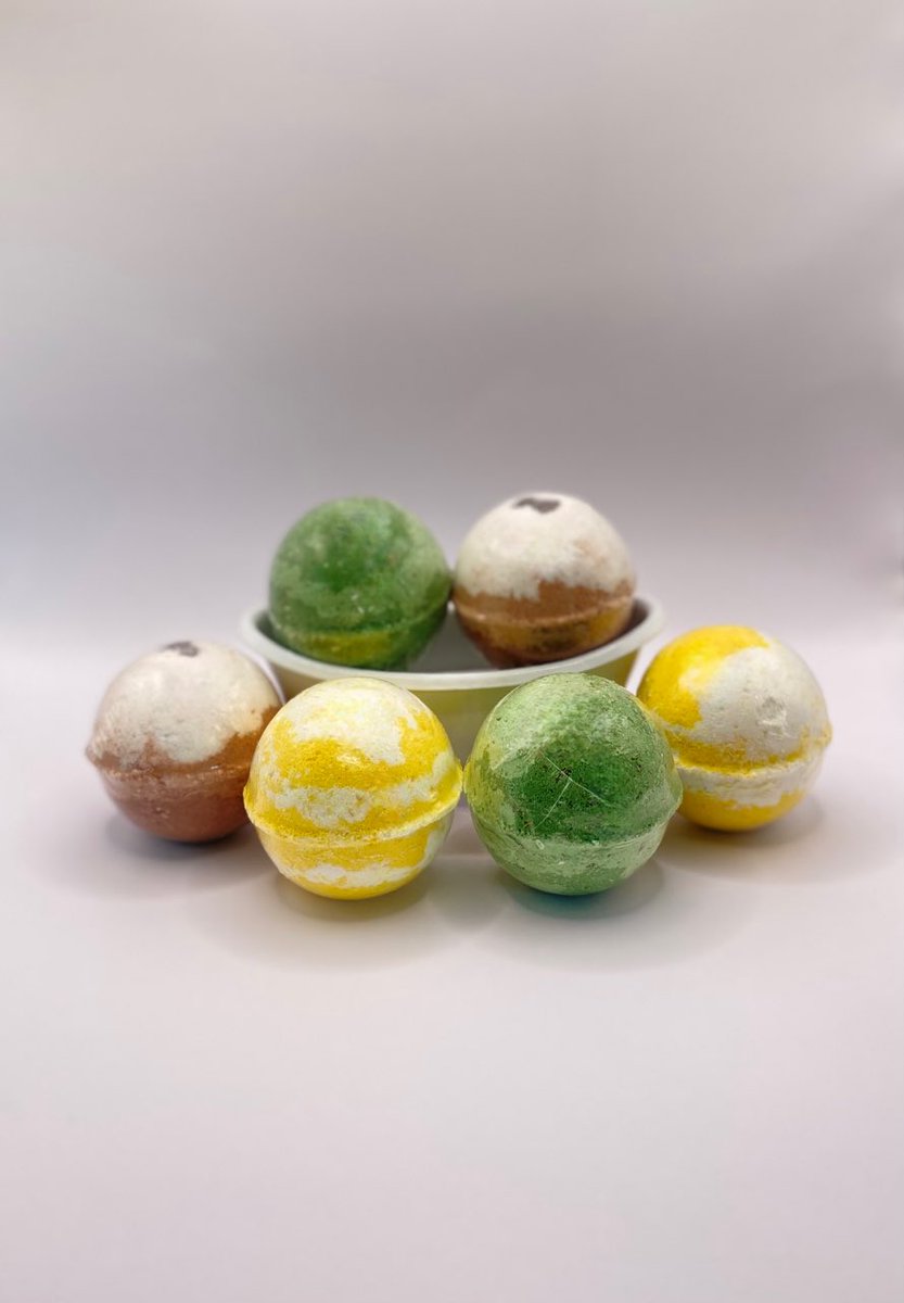 ENBcosmetics's tweet photo. Level up your bath game with TAZE amazing bath bombs !!! #natural #bathbombs #enbcosmetics #tazecollection #tryus #retweet #bathtime https://t.co/pFLqkczT4e