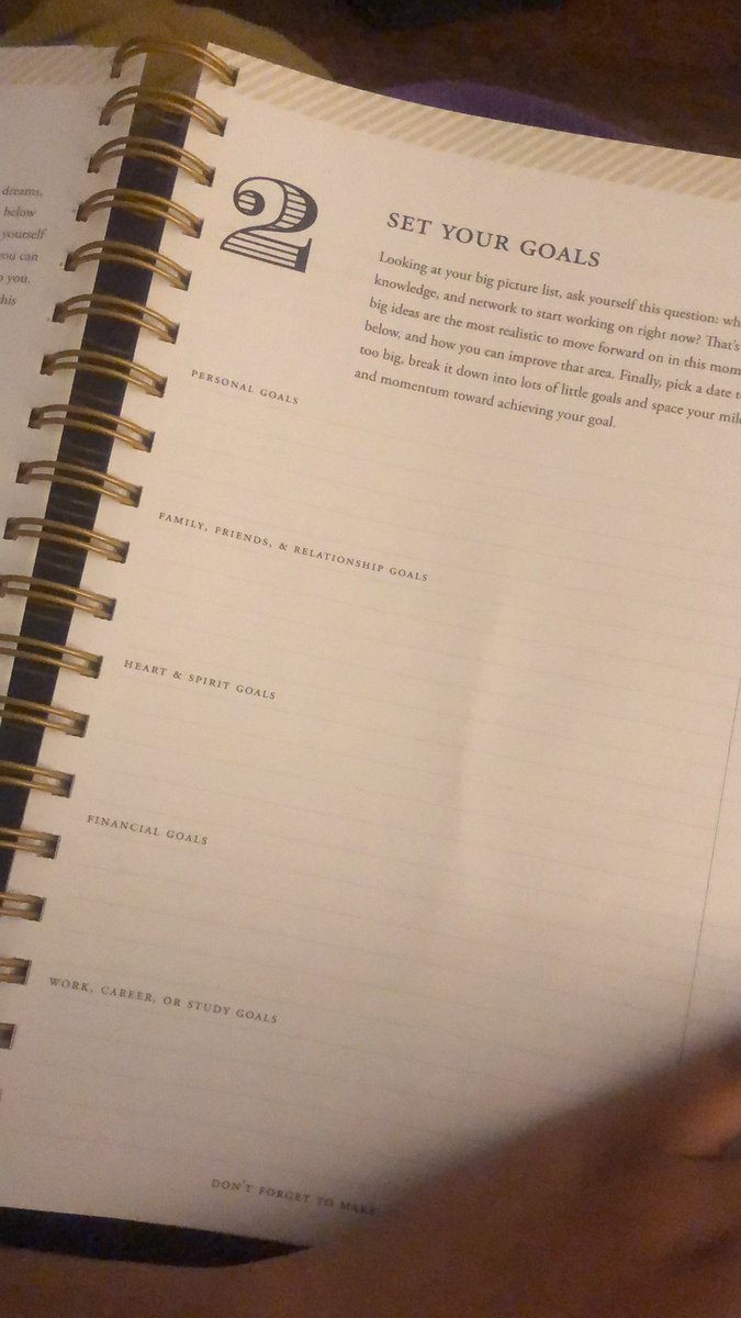 MrsDH_2Cool's tweet photo. What do yβall need to make sure youβre ready for the new school year?
This year Iβm going be need my planner. π
New school & New subject π±
I love the #DayDesigner planners because itβs for my life goals. So excited to get started ππ€© #TippsTiger @TippsElementary https://t.co/OTIewJPOtL