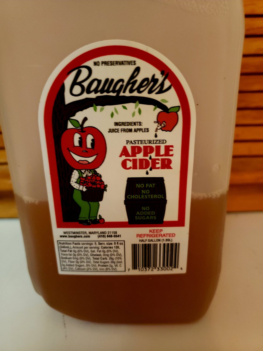 TimTyran's tweet photo. @thetaralynch I had to have some, too! Never a bad time to enjoy some cold apple cider...and powdered donuts!! #itssnacktime https://t.co/LJULhFPm64