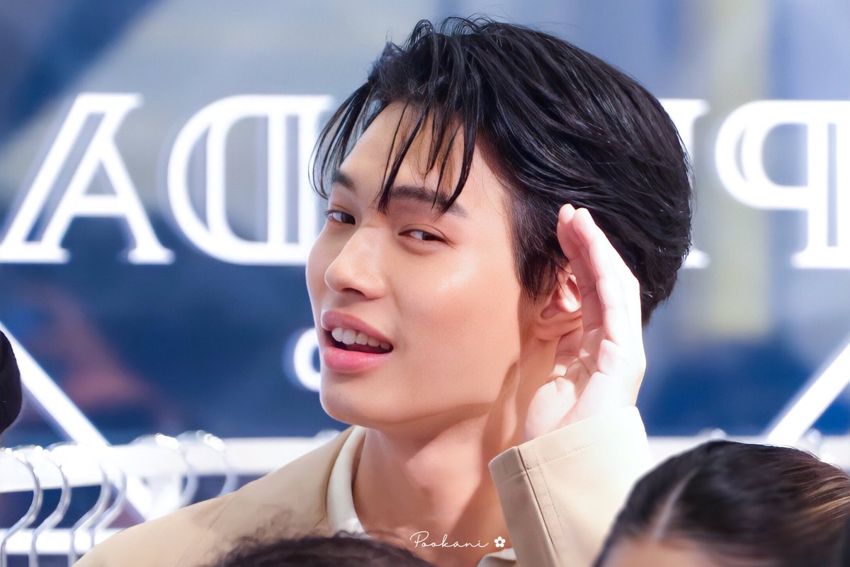 pookanihide's tweet photo. เมื่อน้องวินได้ยินคำว่า อะไรหล่อๆ 🤣  ขอฟังซ้ำ “วินหล่อมาก!” และทำหน้า พึงพอใจ 5555 Win X PradaShine 
#PradaShine 
#winmetawin https://t.co/3bdKjr9fvF