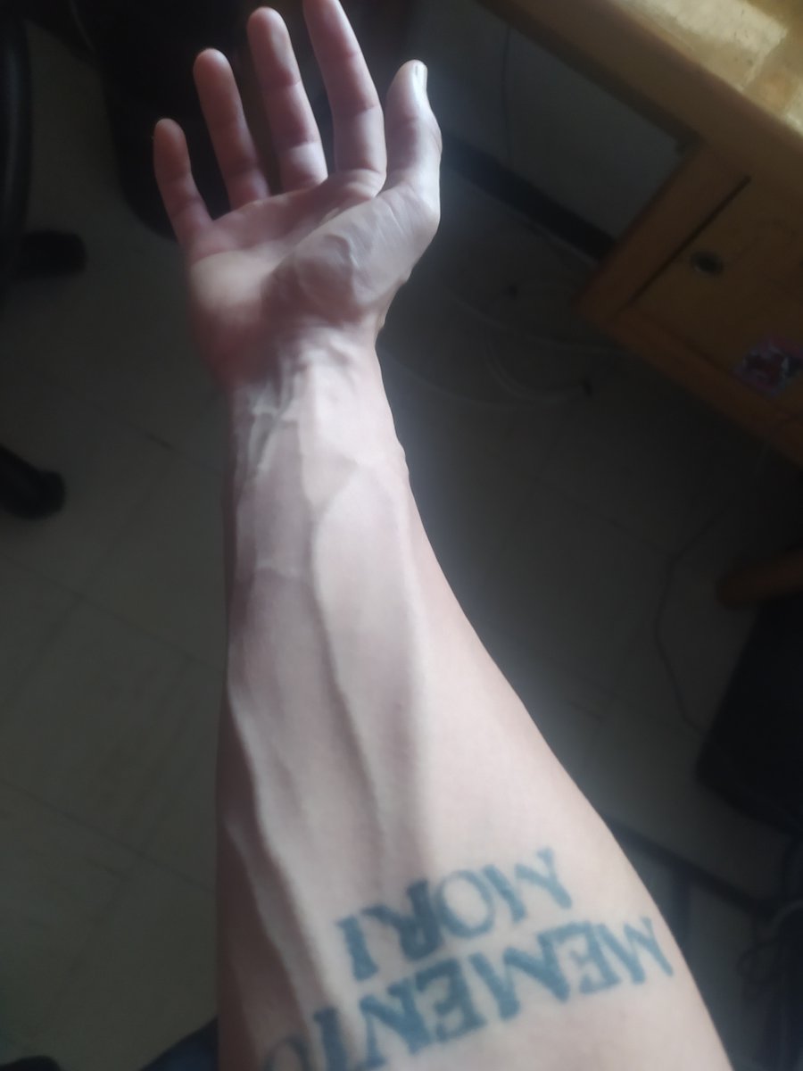 DevoleXz's tweet photo. Roots... 

Qué lindo cuello, ¿Me lo prestas?

#nsfwtwt https://t.co/1IwsQl0yHR