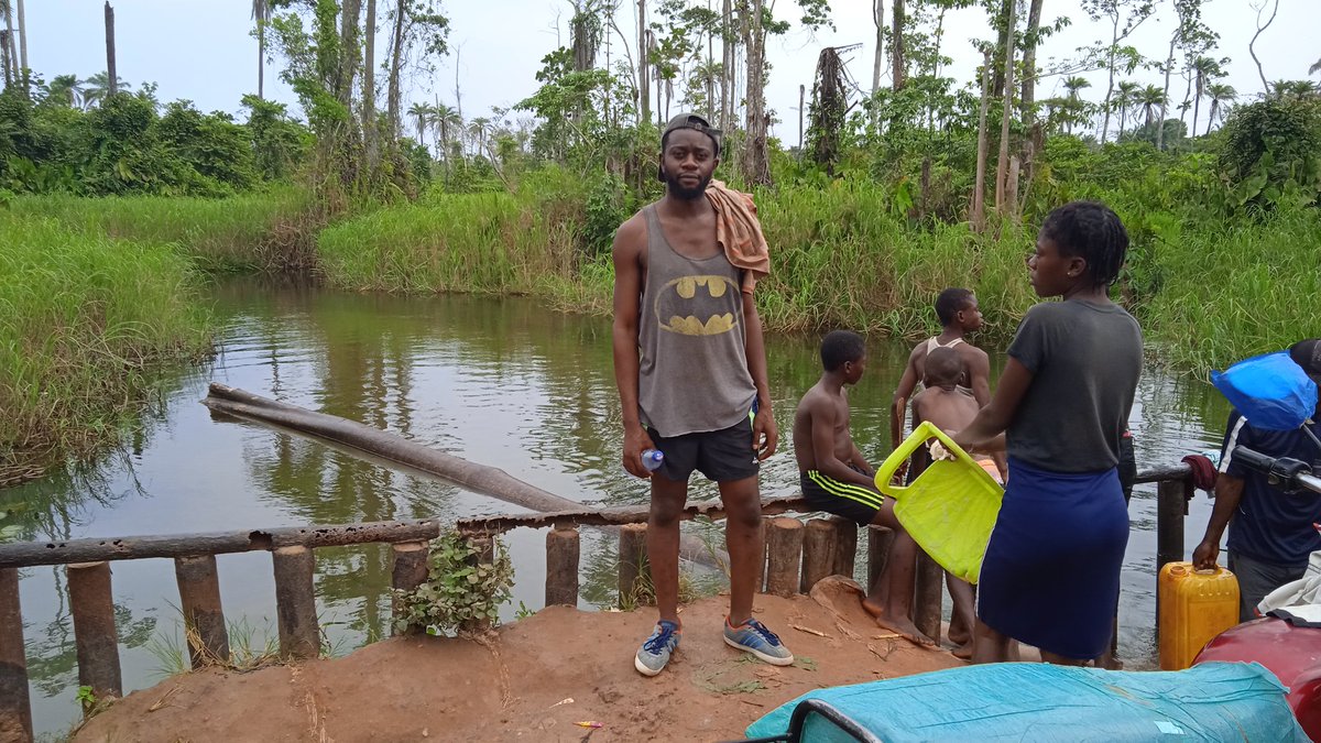 gael_global's tweet photo. @DestinationRDC @modero_nsimba @EricImpion Meanwhile me in Moanda Village and in Tondé river just chilling & minding my own business 😁😊 ✌🏾👊🏾🇨🇩😂 #visitDRCongo #destinationRDC https://t.co/o1AhX9ztbh