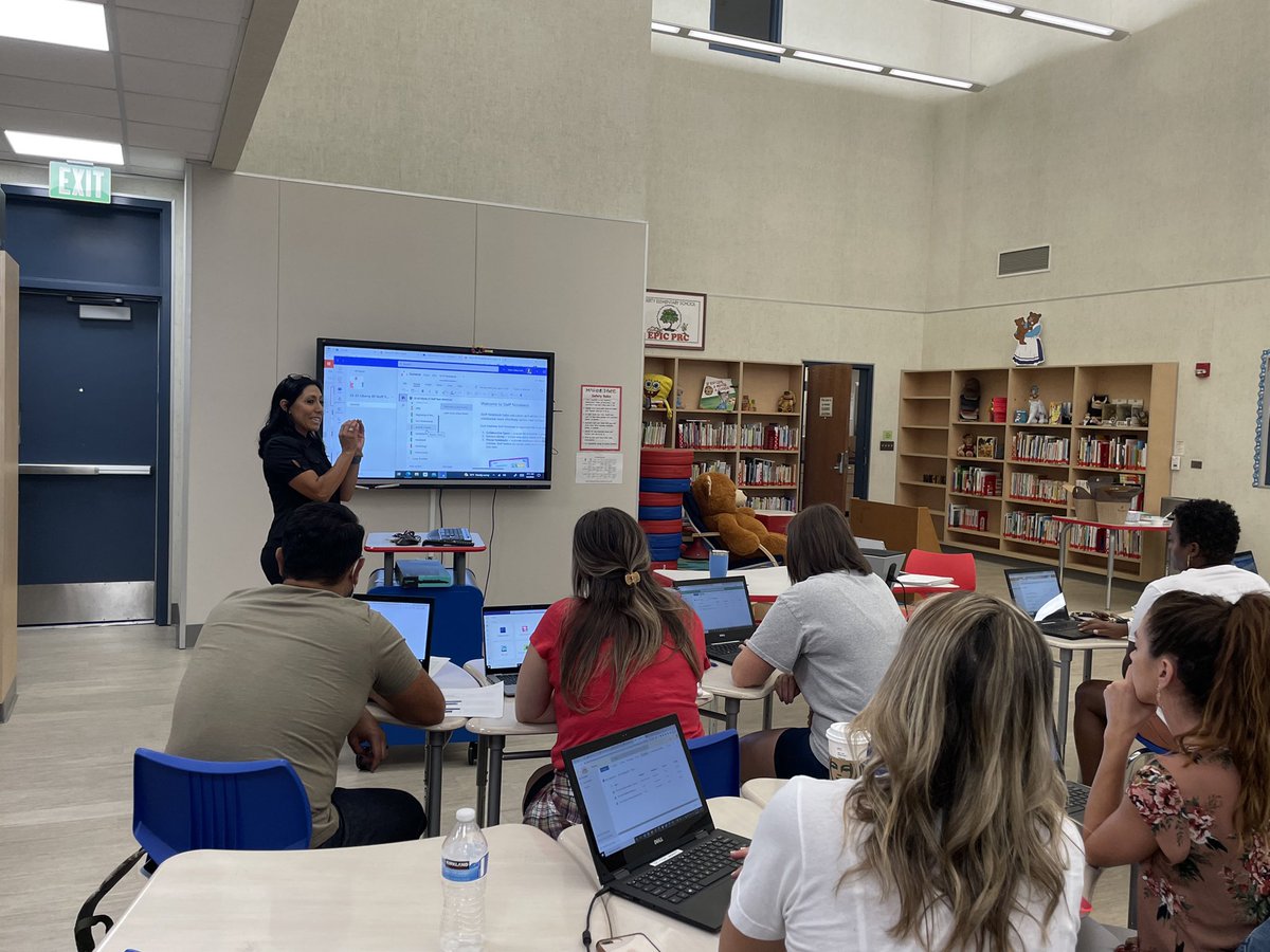 Lisa Lista tweet media