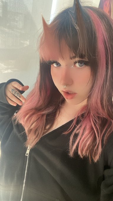 I want to play with ur pretty heart https://t.co/LFW5yrAibp