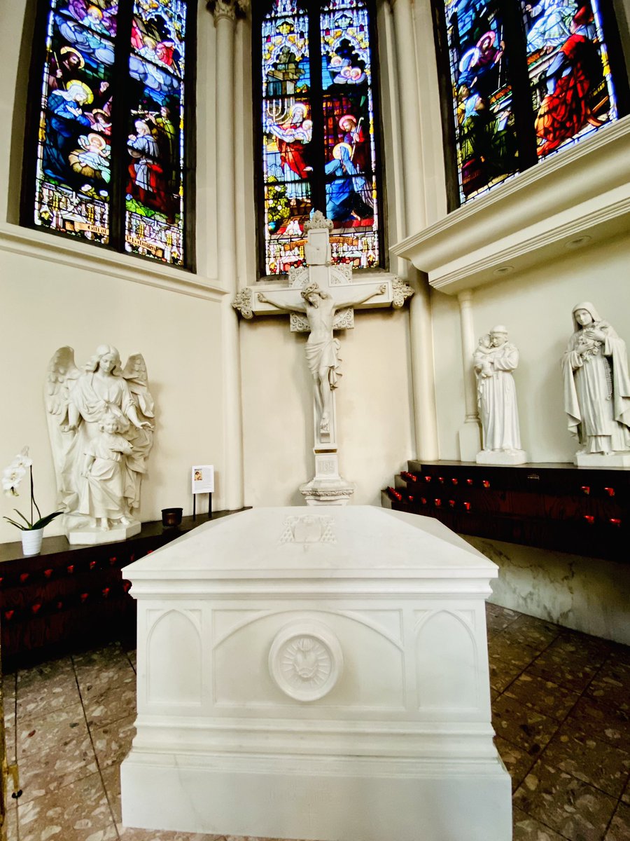 SJOSEPHINE_CSFN's tweet photo. When entering the Denver Cathedral to visit the remains of Julia Greeley I met Eddie who had never seen a Black nun &amp; wasn’t Catholic. Together we approached her remains &amp; he learned about &amp; prayed intercessory prayers. Pray for Eddie, through the intercession of Julia Greeley ♥️ https://t.co/VOVRuUT5Dd