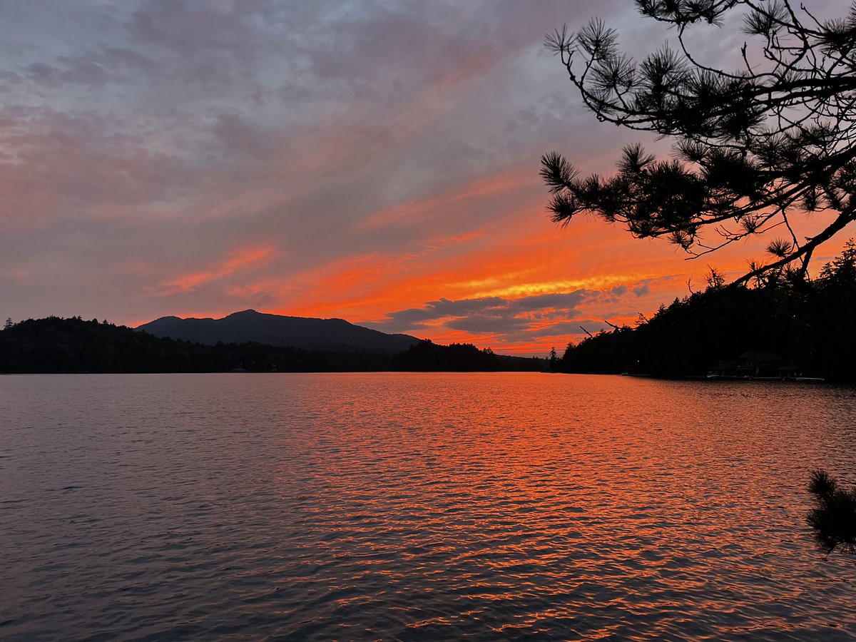 gray_lax's tweet photo. Afternoon #GrayDevils games were close! 50+ drop a tough one 6-5 to Northshore; 55+ survive 4-3 over High Peaks. Both now 2-1 heading into tomorrow. Time for dinner & a Lake Placid sunset! @wrbm25 #GoodDay #FullHeartSoreLegs #LaxBrotherhood https://t.co/02Q3jfhl91