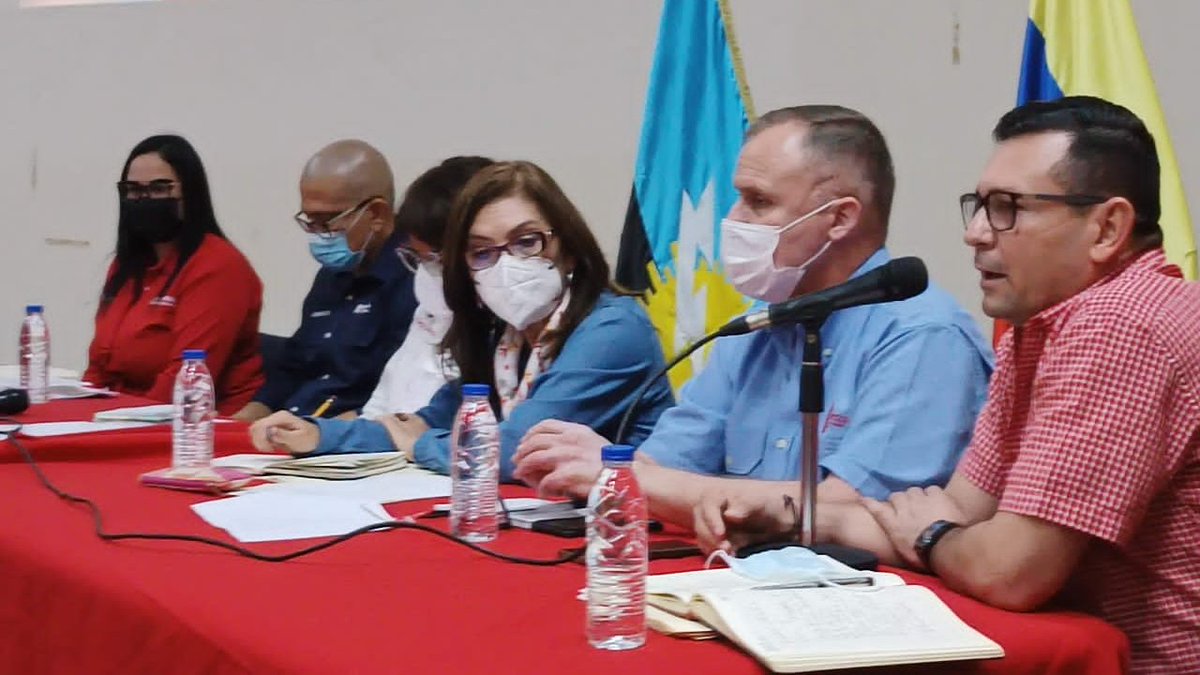 WuyhsmansG's tweet photo. Este jueves se efectuó la Instalación del Estado Mayor de Gas en el Zulia para potenciar las políticas de mejoramiento y la distribución de los precios del servicio de Gas por cilindro.
@nicolasmaduro @dcabellor @jackiepsuv https://t.co/tKjC3BU8Px