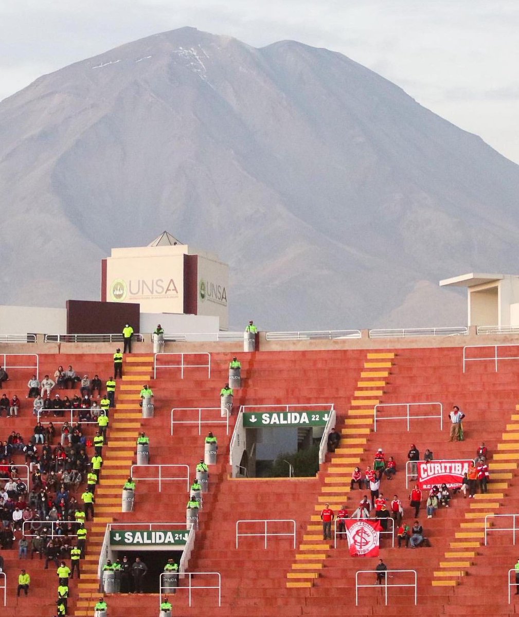 manomenezes's tweet image. Obrigado a cada um que veio até Arequipa nos apoiar: Cada um importa. 👊🏼👊🏼👊🏼

E é isso que nós vamos mostrar em Casa, não é torcida colorada? Com cada um que vai lotar o Gigante! 🔥🔥🔥🔥🇮🇩🇮🇩🇮🇩

📸 @r_duarte75 para @scinternacional