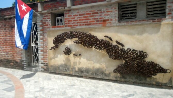 Como alertaba sabiamente el profe Joaquín Infante, se trata de ponerse en el lugar de un país con una situación financiera crítica como #Cuba, bloqueado por la mayor potencia y en medio de una crisis económica mundial. 
#NoMasBloqueo  #UnblockCuba