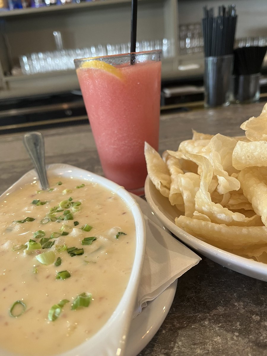 johnsonea's tweet photo. Celebrating #cheesefriday a little early. Crawdad queso! https://t.co/oqaAejK5KC