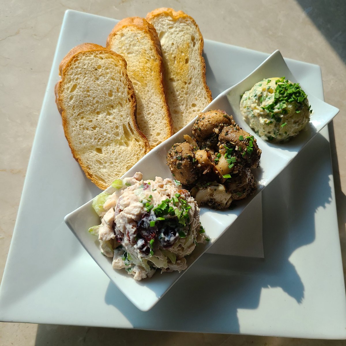 GlenPrairie's tweet photo. Wondering what we're up to this weekend? Join our email list for a sneak peek at Chef's upcoming specials! #glenprairie #finedining #chefspecials #yummy https://t.co/yvtTJoKkv8