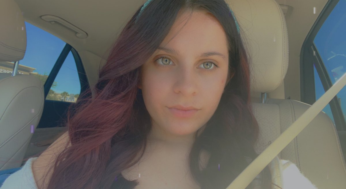 emisreallytired's tweet photo. omg hi twitter ! i did my hair :) https://t.co/ECoZmB9Wmf