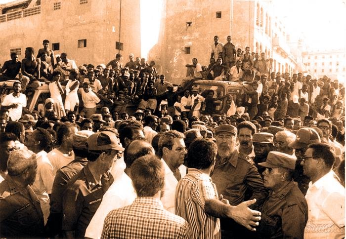 radio_cubana's tweet photo. El #5DeAgosto de 1994 fue una victoria popular en la que el pueblo demostró su apoyo a Fidel y a la Revolución. #Cuba #CubaPorLaPaz 

@alfonso_noya @YaquedeCuba @YuzaimaCardona @oneliocc @wrr2 @radiorebeldecu @RadioRelojCuba @RadioHabanaCuba @enciclopedia_cu @uleysuarez https://t.co/UGf8bfkfMP